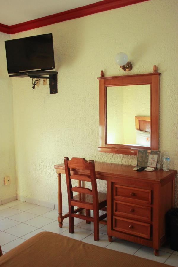 Hotel Pacific เตโกมาน ภายนอก รูปภาพ